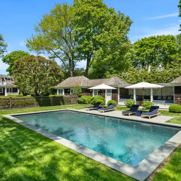PRISTINE SEVEN BEDROOM HOME FOR RENT