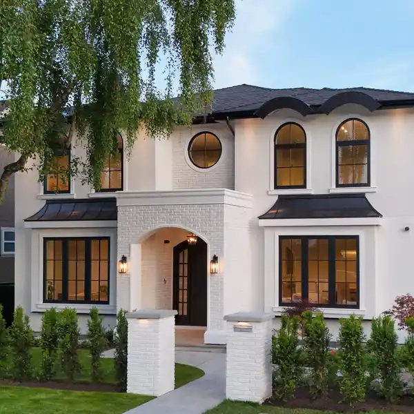 EXTRAORDINARY RESIDENCE IN THE HEIGHTS