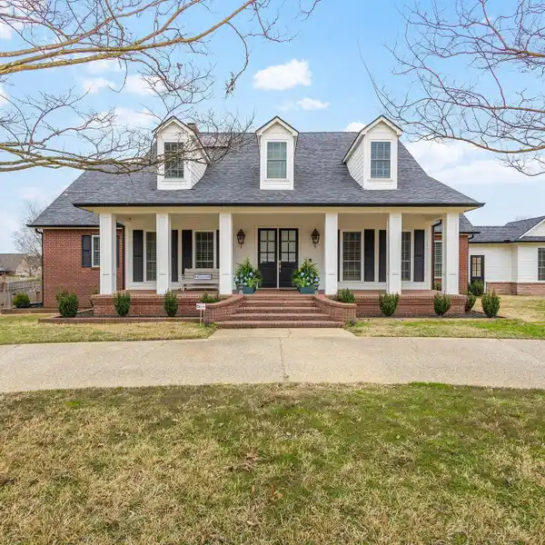 EXQUISITE HOME IN SOUTH TYLER