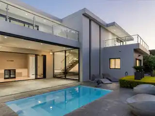 Modern Home on the Prestigious Pearl Valley Golf Estate