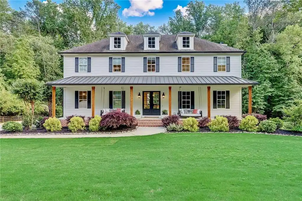 Newly Remodeled Georgian-style Property