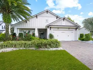 Craftsman-Style Pool Home in Julington Lakes