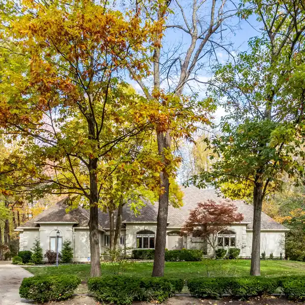 GRAND ESTATE LIVING WITH PRIVATE SPORTS RETREAT