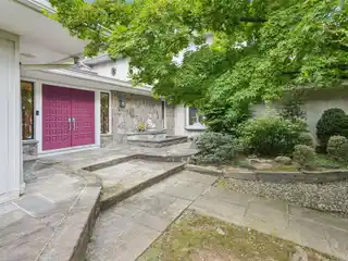 The Perfect Blend of Elegance and Comfort