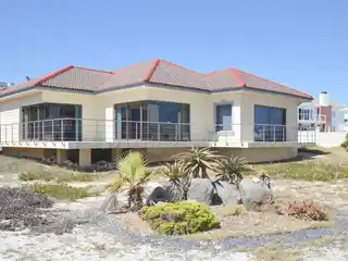 Exceptional Property in the Heart of Pearl Bay