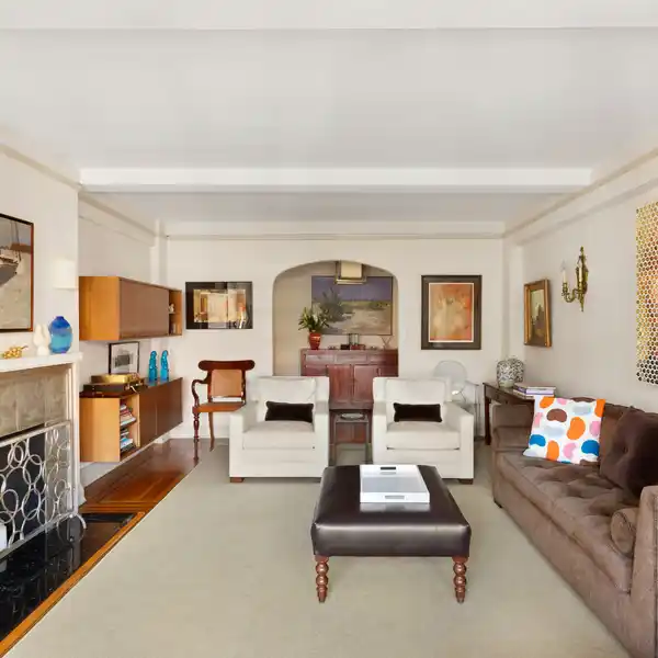 ELEGANT CORNER HOME IN THE ARDSLEY