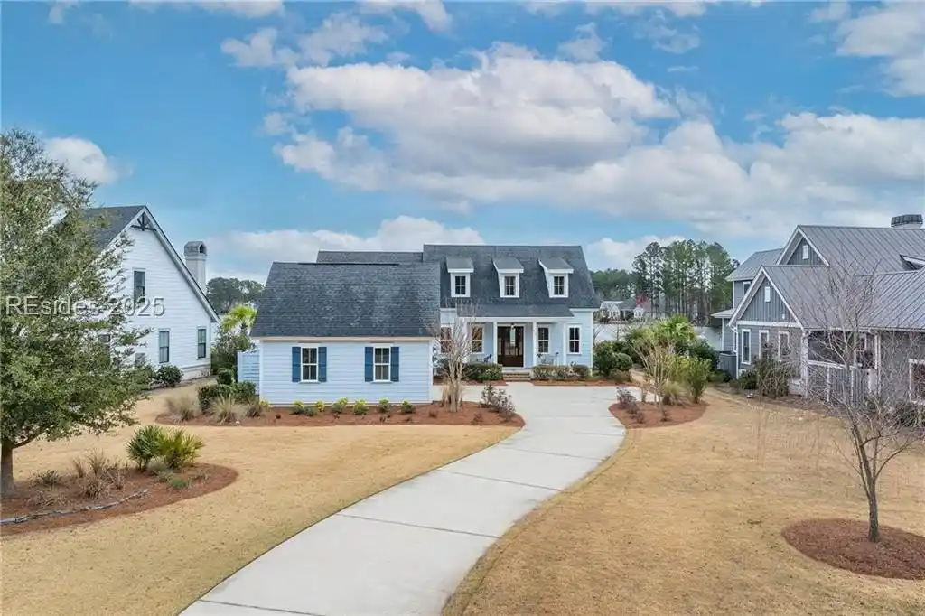 Waterfront Charmer with Long View of Hampton Lake