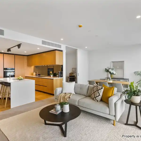 GENEROUSLY SIZED RESIDENCE IN THE SOUGHT-AFTER BEAUMONT BUILDING
