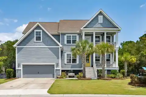 Beautifully Designed Home in Oyster Point