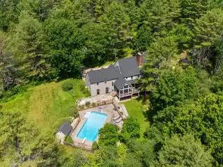 Secluded Elegance with Expansive Natural Surroundings