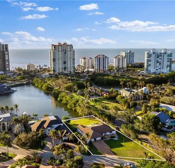 ENDLESS POTENTIAL IN COVETED PARK SHORE