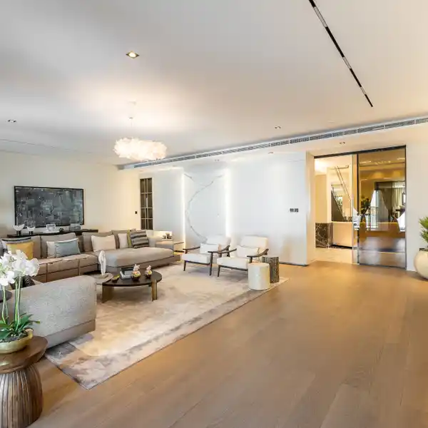 BESPOKE EXCLUSIVE SIX BEDROOM PENTHOUSE IN PALM JUMEIRAH