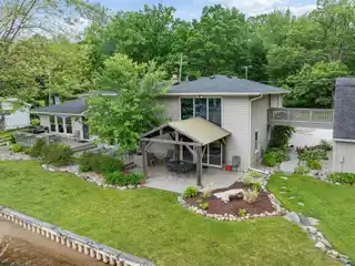 Stunning Lakefront Home on Strawberry Lake