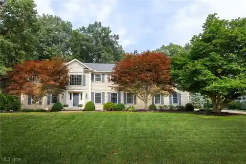 Modern Luxury Meets Serene Acre Lot