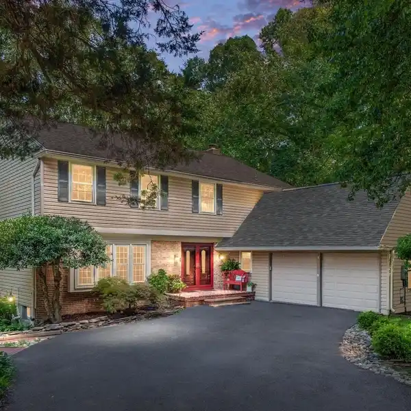 GRAND COLONIAL WITH SPACE, STYLE AND SERENITY