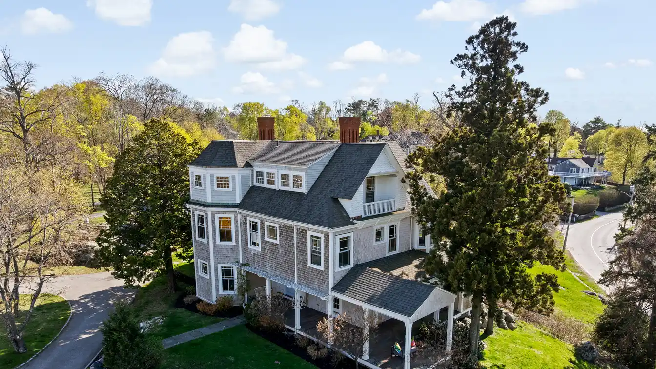 Apple Knoll - Iconic Home in Desirable Location