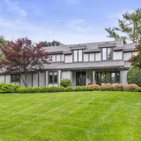 THOUGHTFULLY REMODELED HOME IN REGENCY