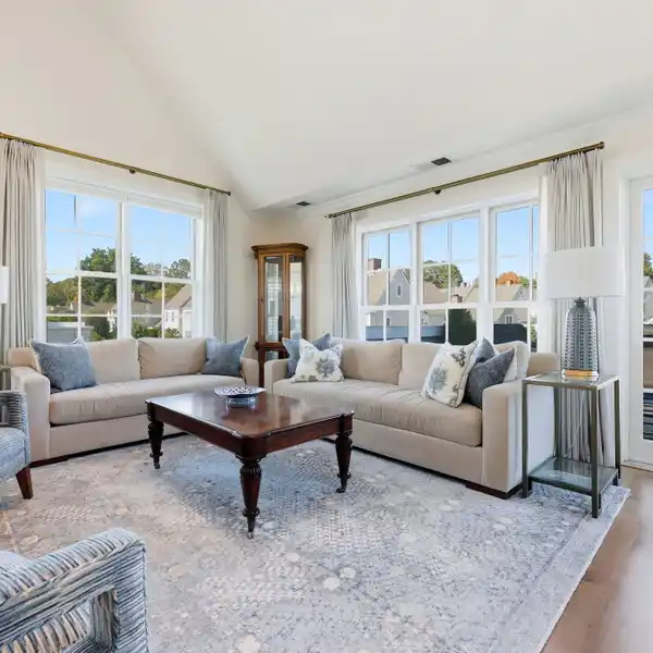 PENTHOUSE DUPLEX WITH DUAL PRIVATE TERRACES