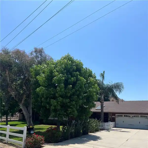 EQUESTRIAN PARADISE ON TWO PREMIUM ACRES