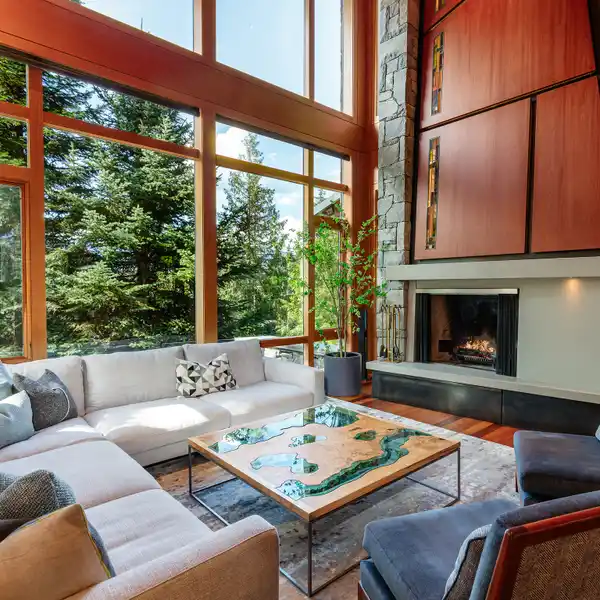 EXCLUSIVE SKI-IN RESORT HOME