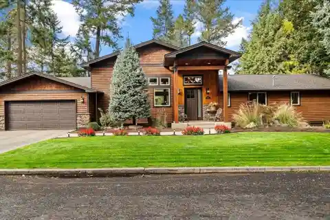 Stunning Craftsman Home Adjacent to the Kalispel Golf Club