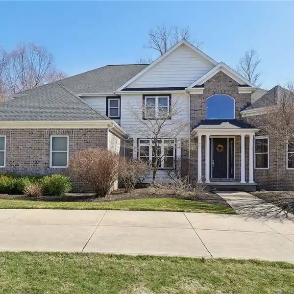 COLONIAL HOME IN NORTH PARK ESTATES