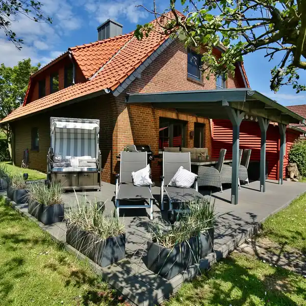 EXTENSIVELY MODERNIZED GEM