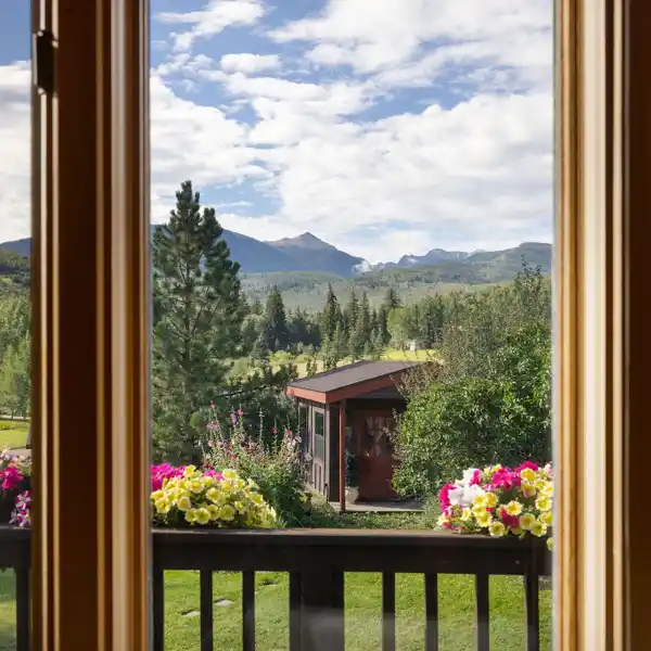 CHARMING MOUNTAIN RETREAT