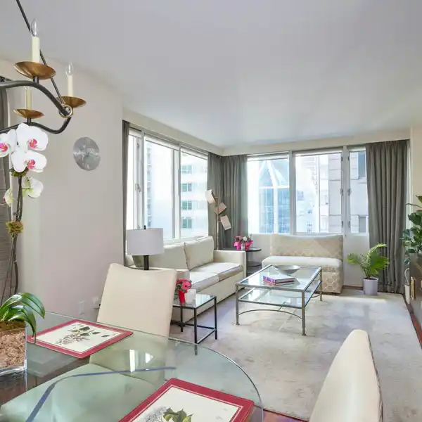 OVERSIZED ONE BEDROOM HOME IN THE HEART OF MANHATTAN