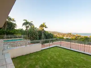 Triple-Level Elegance with Smart Tech