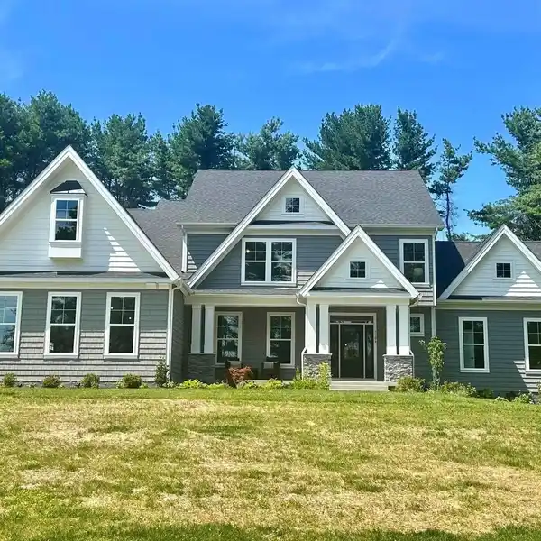 NEW MOVE-IN READY CRAFTSMAN STYLE HOME