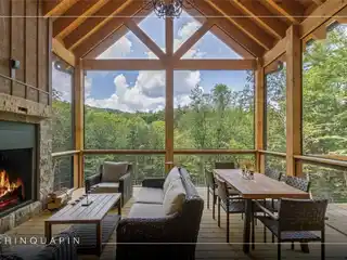 Spacious and Tranquil Home in Chinquapin