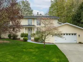 Beautiful Home in Lakeside Estates