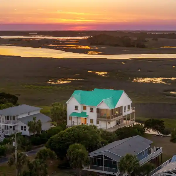LIGHT-FILLED HOME WITH INCREDIBLE VIEWS