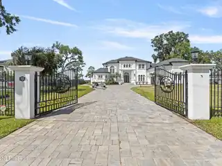 Extraordinary Riverfront Sanctuary