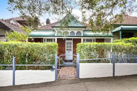 Carefully Updated Federation Cottage