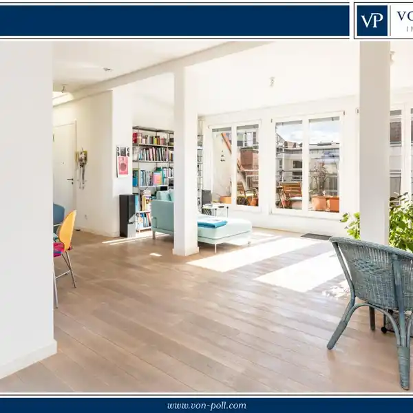 MODERN TOP-FLOOR APARTMENT IN BERLIN-KREUZBERG