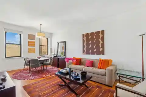 Beautifully Renovated One-bedroom Apartment