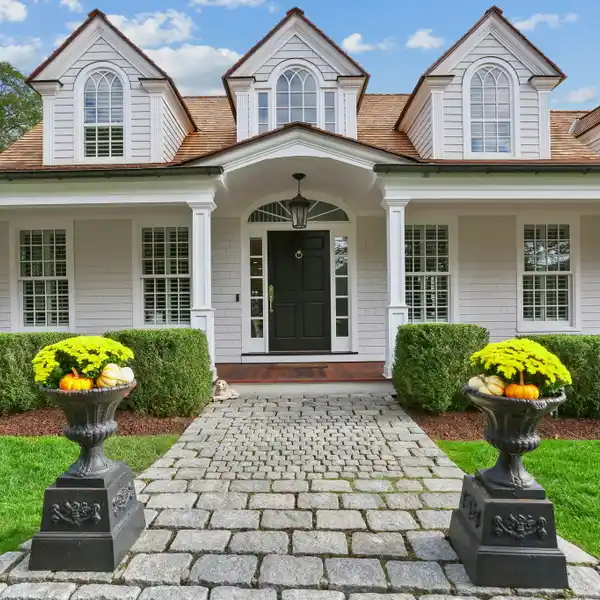 DISTINGUISHED CAPE RESIDENCE