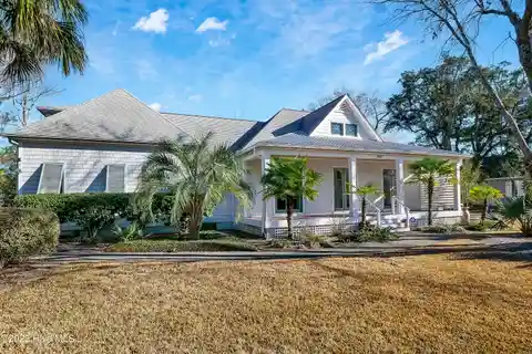 Beautiful Home in Bradley Place