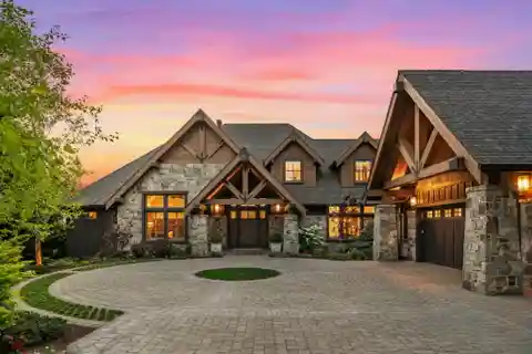 Private Resort-Like Retreat