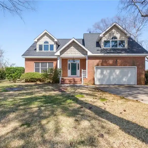 CUSTOM HOME WITH LAFAYETTE RIVER VIEWS