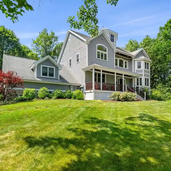 LIGHT-FILLED COLONIAL ABUTTING CONSERVATION LAND