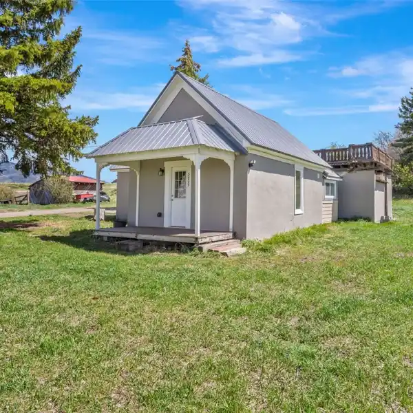 FIVE ACRES IN THE COVETED SOUTH VALLEY