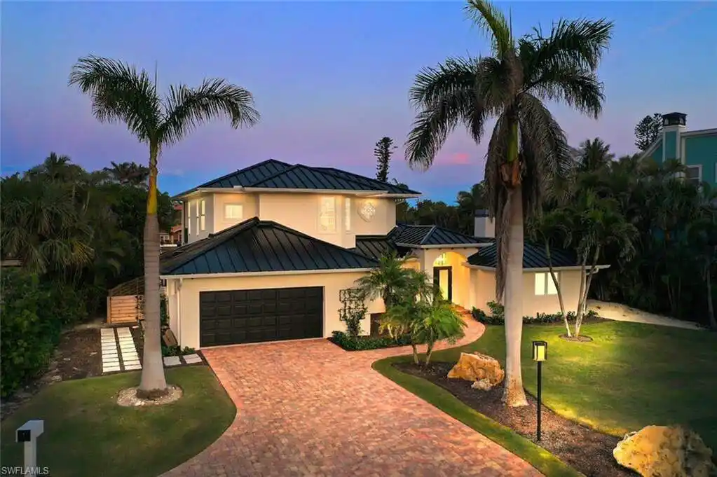 Airy Modern Masterpiece with Every Detail Considered