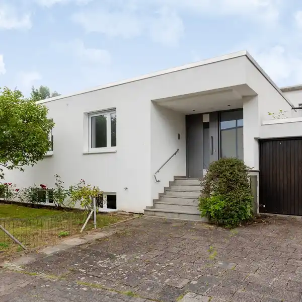 WONDERFUL MODERNIZED BUNGALOW