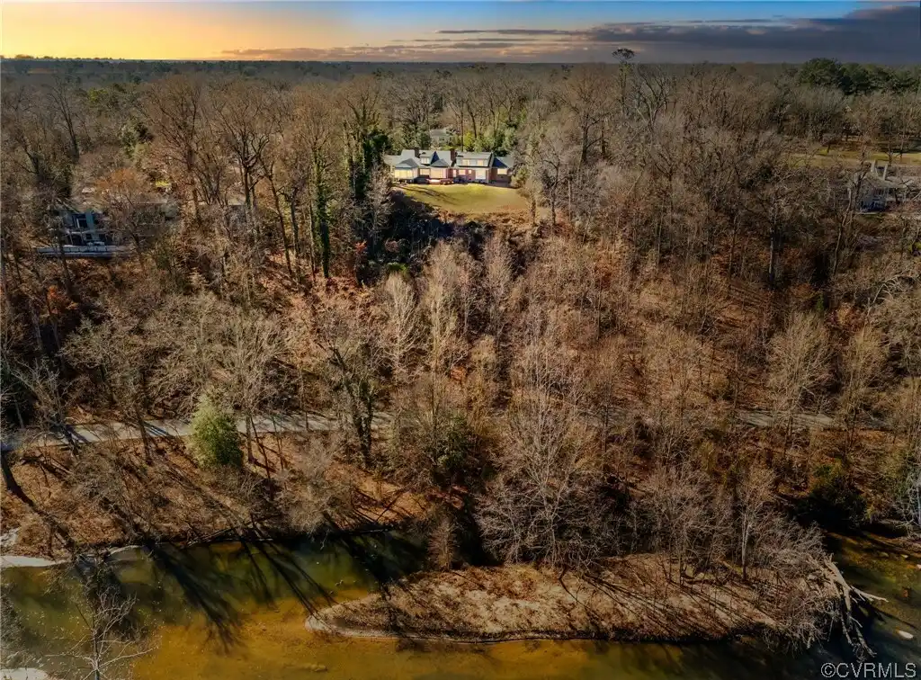 Finely Detailed Colonial Revival-style Ranch House