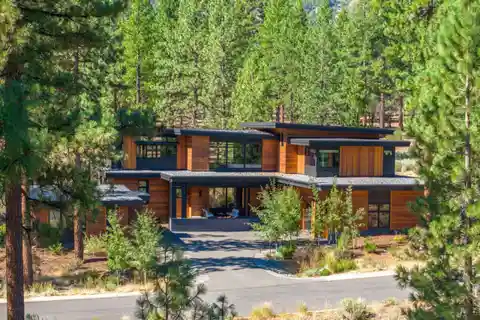 Mountain Modern Retreat in Clear Creek Tahoe