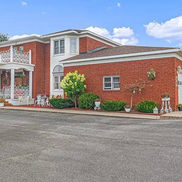 10-PLUS-ACRE PRIVATE OASIS