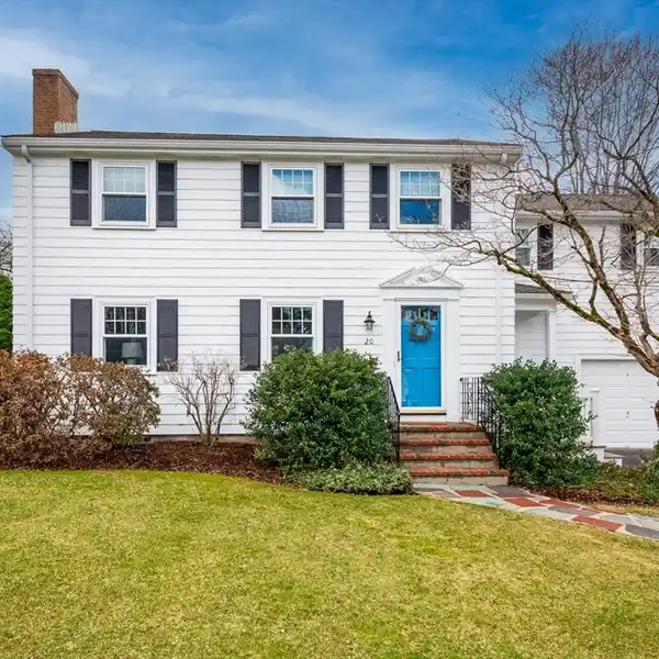 CHEERFUL COLONIAL HOME